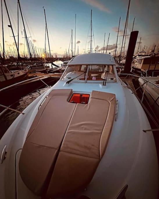 Nuit, A Quai Otel La Rochelle  Dış mekan fotoğraf